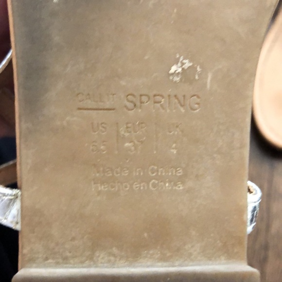 Call it Spring sandals - Picture 2 of 3